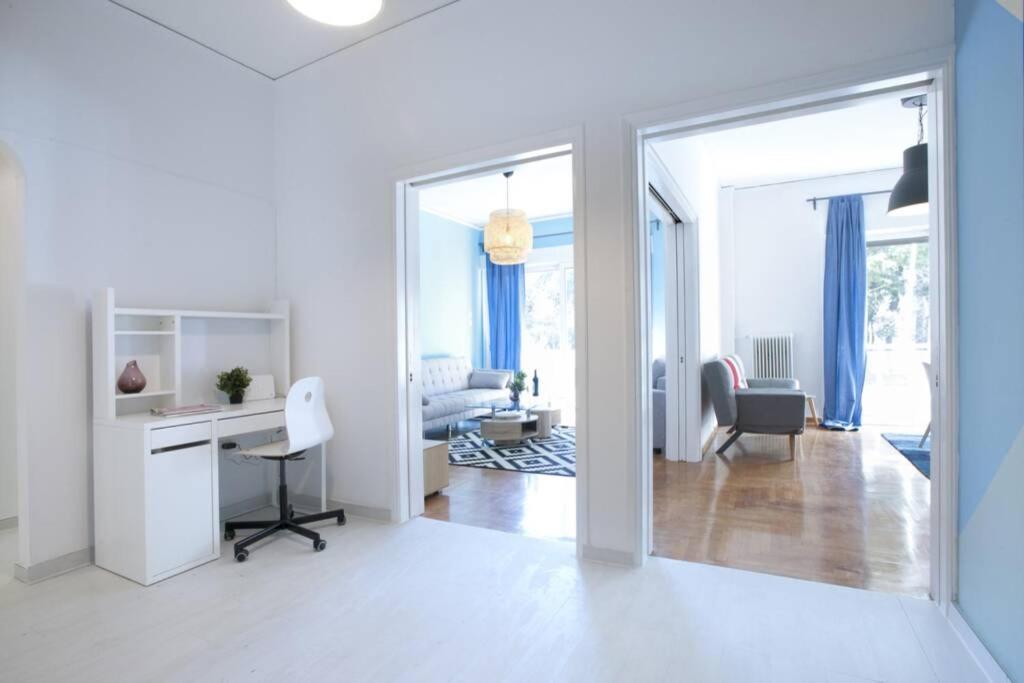 Palaio Faliro, A Bright And Spacious Apartment Athens Exterior photo