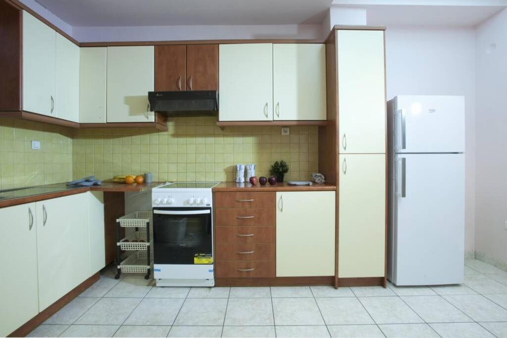 Palaio Faliro, A Bright And Spacious Apartment Athens Exterior photo